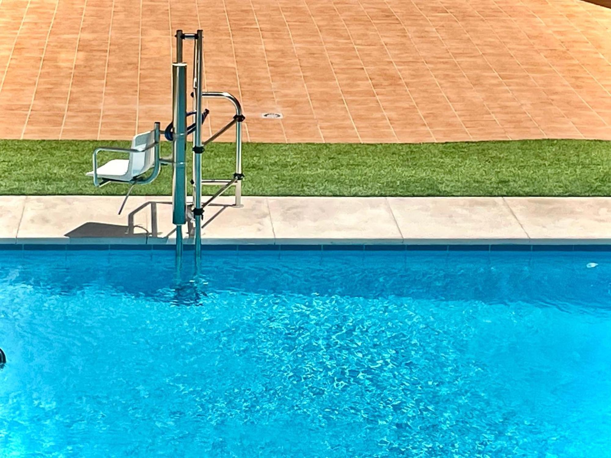 Elegant Studio With Pool And Seaview توريمولينوس المظهر الخارجي الصورة